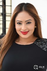 Nikesha Patel Interview About Araku Road Lo